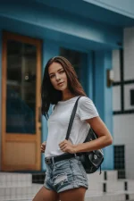 elle-viet-nam-du-lich-voi-cu-giai-7-2.webp